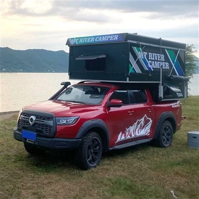 4x4 ārpus ceļa paņemiet kemperu kravas automašīnu ekspedīciju plakanā krāsā